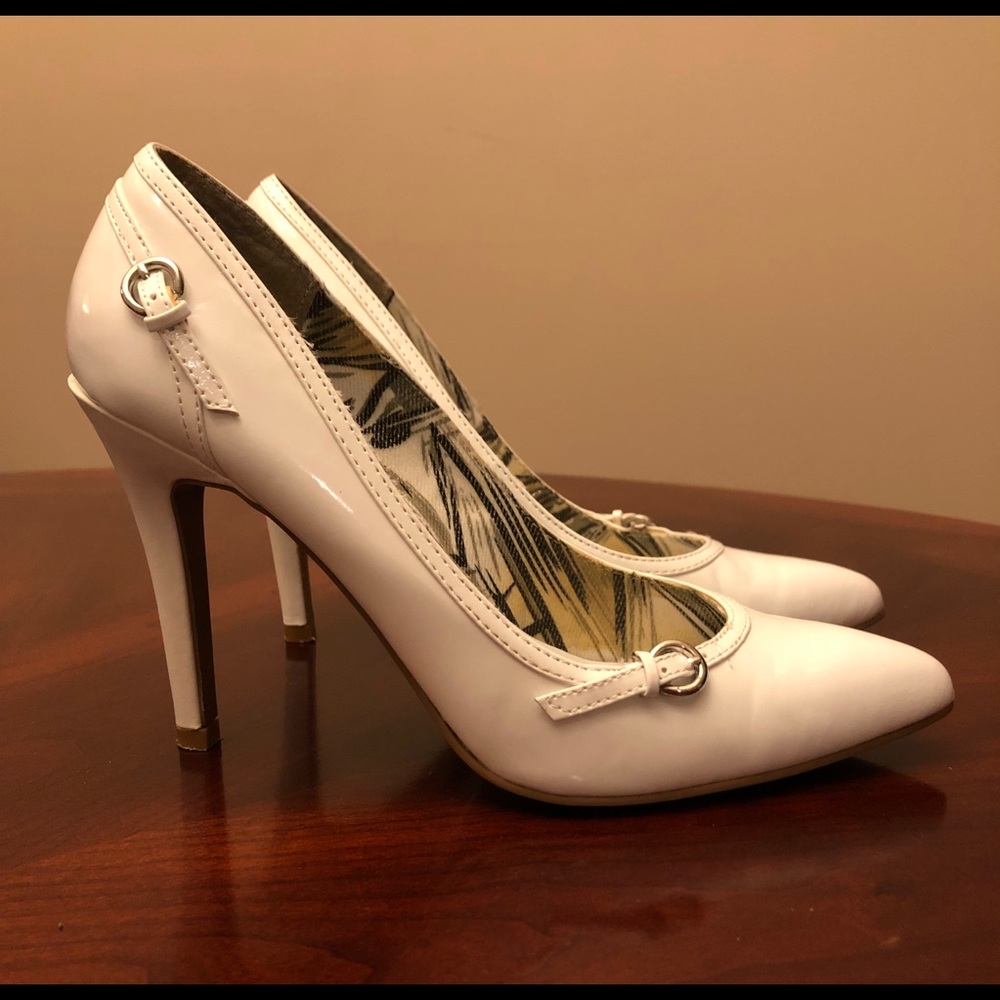 Qupid white heels, size 7